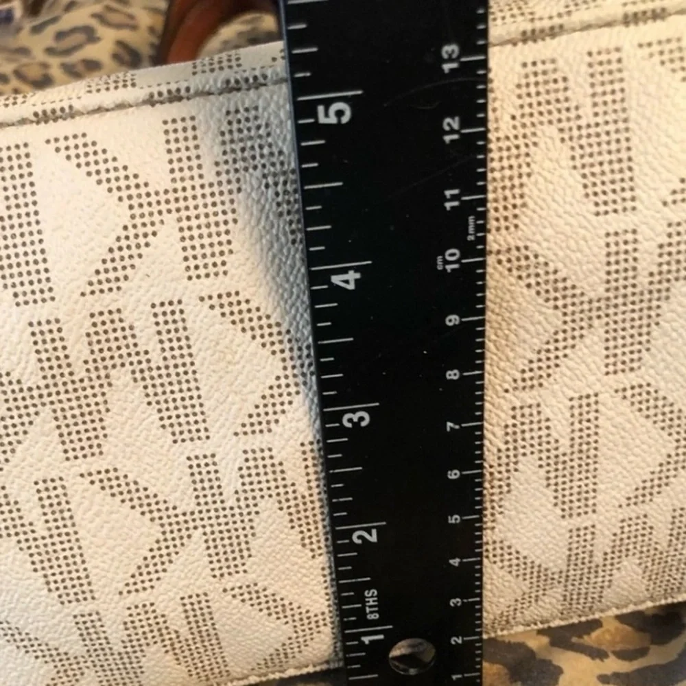 Micheal Kors  large Ivory classic monogram bag gold & tortoise handles - Picture 11 of 16